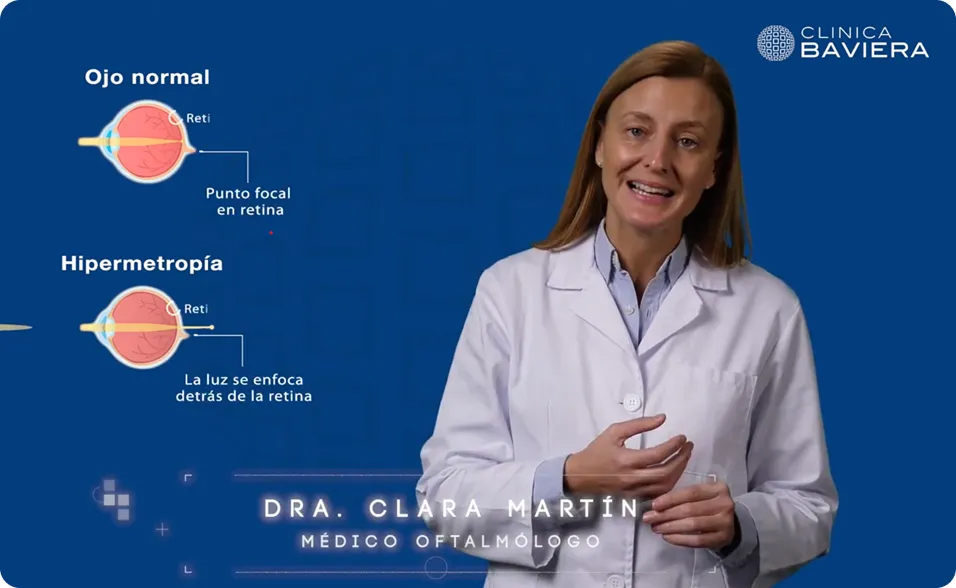 oftalmólogo mostrando un foróptero